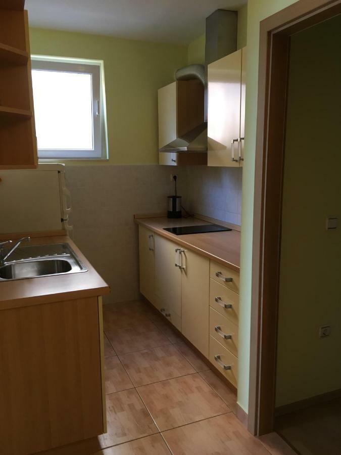 Appartement Apartman Tatjana à Podgora Extérieur photo